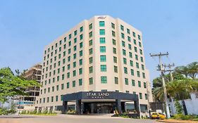 Star Land Hotel Bastos